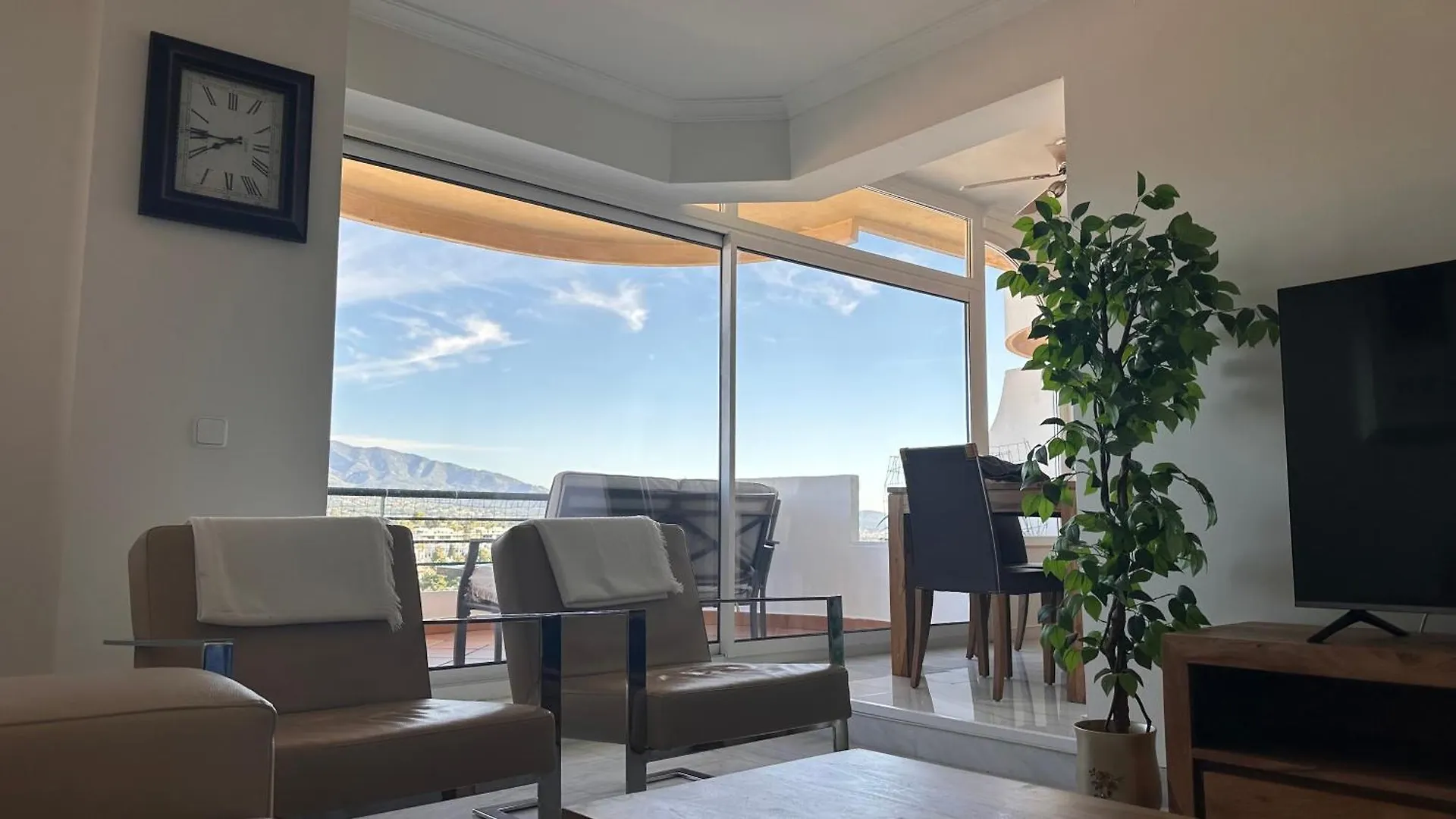 Stunning Views Senorio De Aloha Apartment Marbella