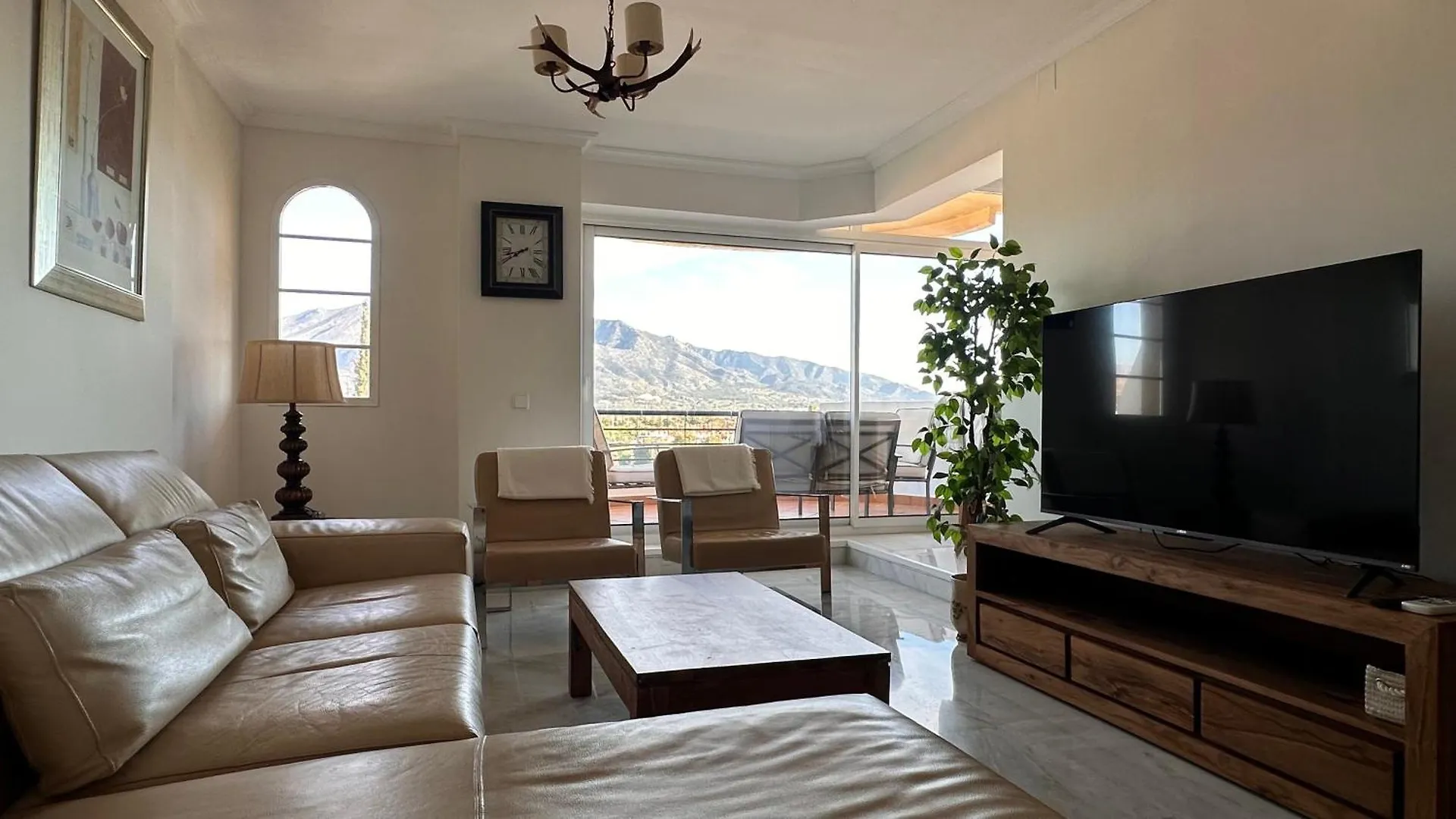 Stunning Views Senorio De Aloha Apartment Marbella