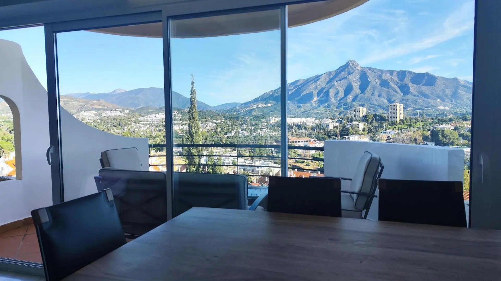 Stunning Views Senorio De Aloha Apartment Marbella Spain